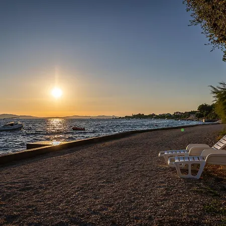 Janika - Direkt Am Sveti Petar (Zadar)